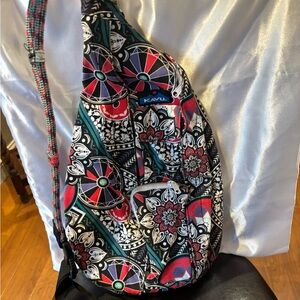 Kavu Rope sling
rope and interior adjustable strap multi pockets.